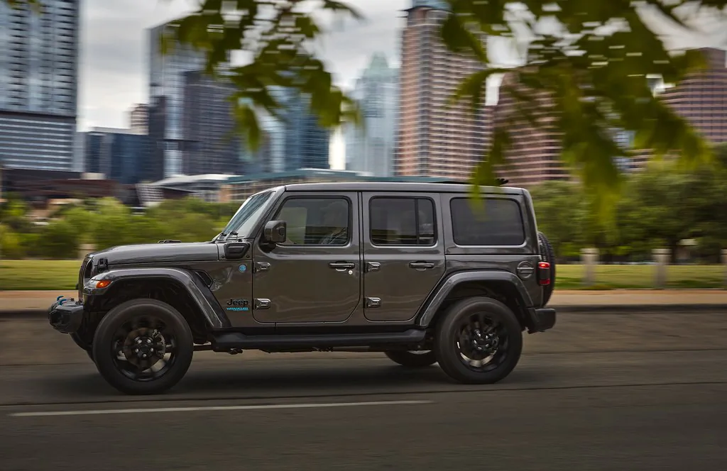 Jeep Wrangler Rubicon 4xe Sting Gray: Essential Accessories and Collectibles