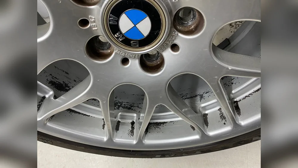 How to Remove Brake Dust from Car Wheels Quickly and Safely